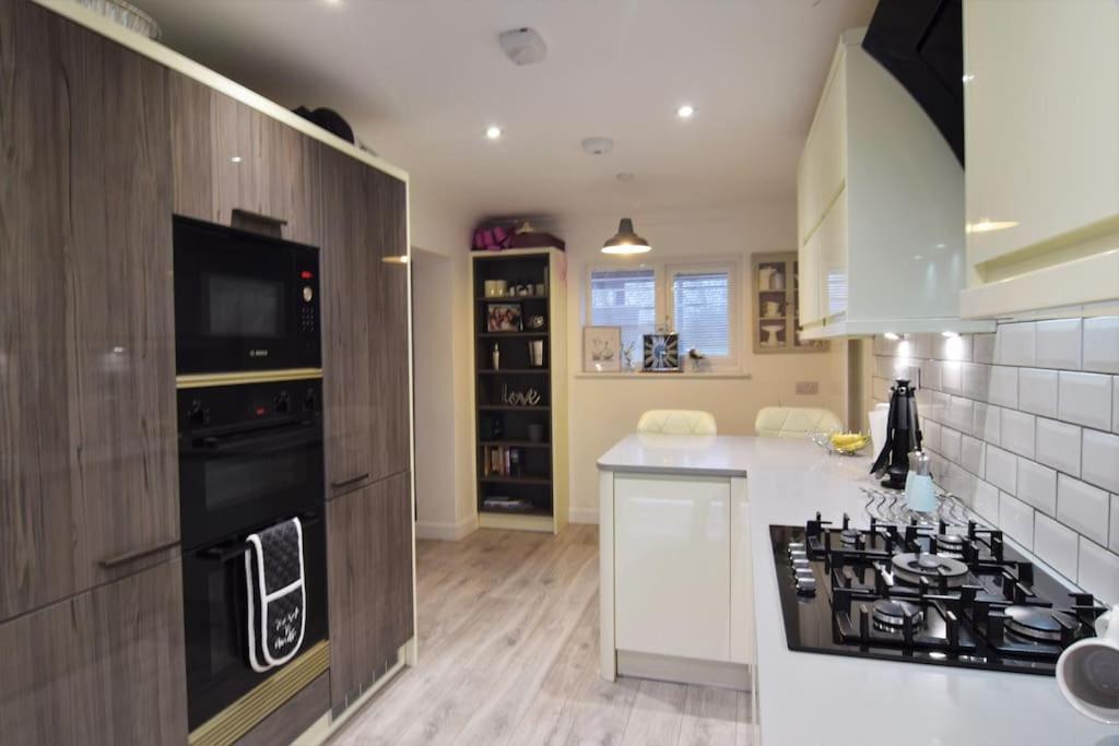 Mikes At Menai - Stylish & Spacious 3 Bed House In Menai Bridge. 외부 사진