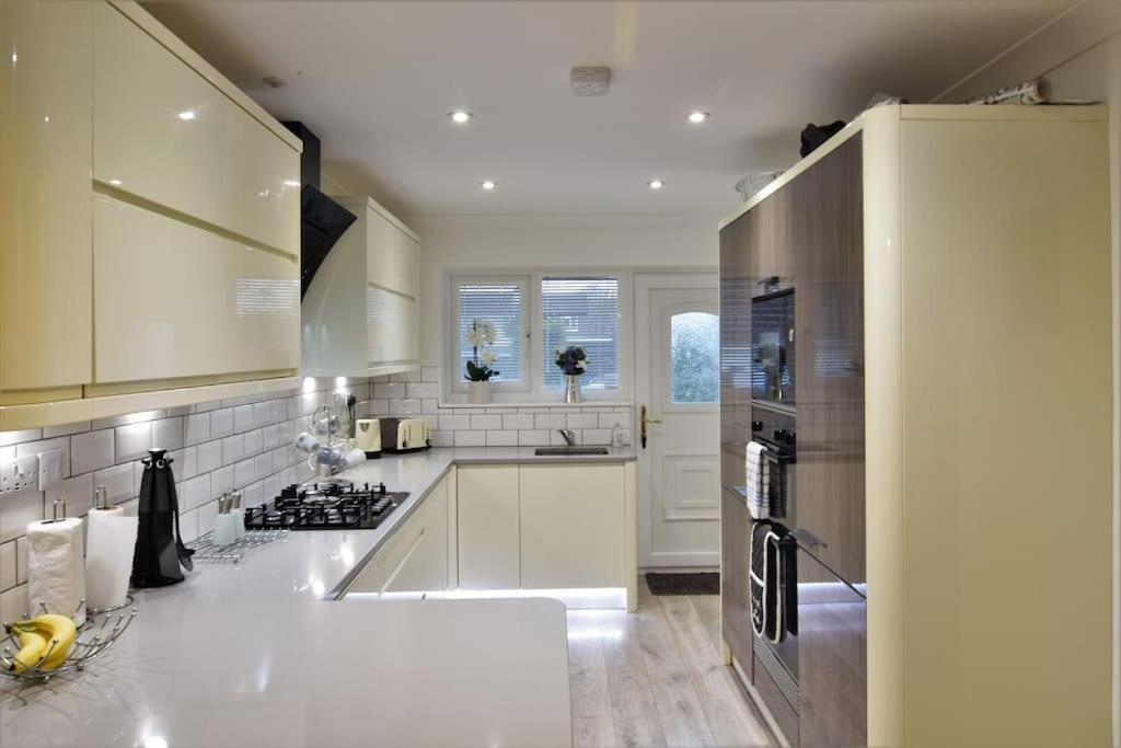 Mikes At Menai - Stylish & Spacious 3 Bed House In Menai Bridge. 외부 사진