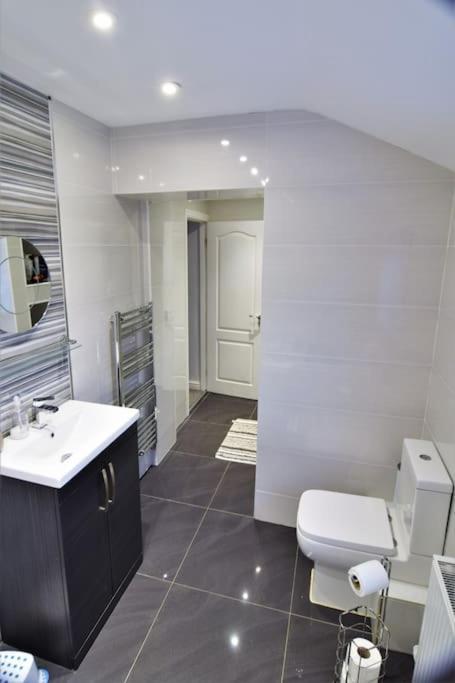 Mikes At Menai - Stylish & Spacious 3 Bed House In Menai Bridge. 외부 사진